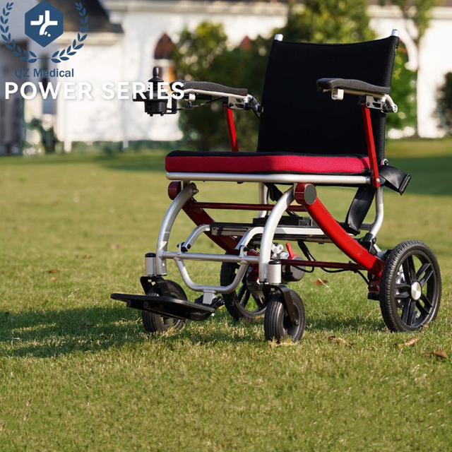 Silla de ruedas el&eacute;ctrica plegable de 15 km de largo alcance | Motor sin escobillas de 200 W y bater&iacute;a IP67 | 18 kg de peso ligero con 10,5